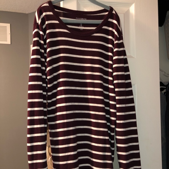 SOLD burgundy and white striped tee - Picture 1 of 3